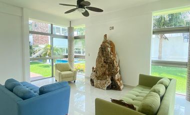 Fracc. El Estero, Casa en RENTA amueblada con ALBERCA, MUELLE Y ACCCESO A CANAL