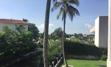 Fracc. El Estero, Casa en RENTA amueblada con ALBERCA, MUELLE Y ACCCESO A CANAL