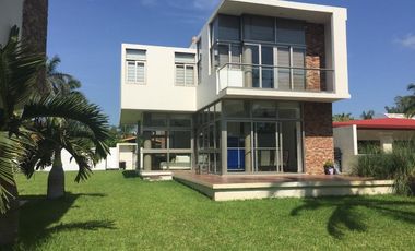Fracc. El Estero, Casa en RENTA amueblada con ALBERCA, MUELLE Y ACCCESO A CANAL