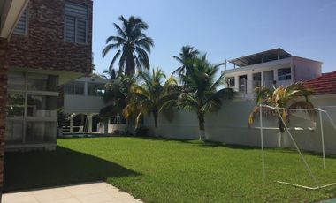 Fracc. El Estero, Casa en RENTA amueblada con ALBERCA, MUELLE Y ACCCESO A CANAL