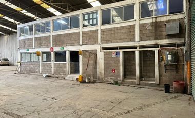 Bodega en venta de 2,500 m2 en San Isidro