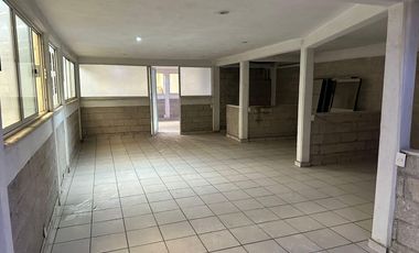 Bodega en venta de 2,500 m2 en San Isidro