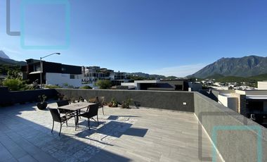 CASA EN VENTA SIERRA ALTA ZONA CARRETERA NACIONAL MONTERREY
