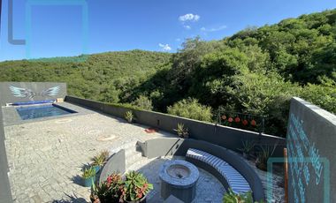 CASA EN VENTA SIERRA ALTA ZONA CARRETERA NACIONAL MONTERREY