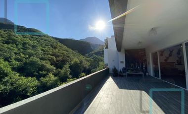 CASA EN VENTA SIERRA ALTA ZONA CARRETERA NACIONAL MONTERREY