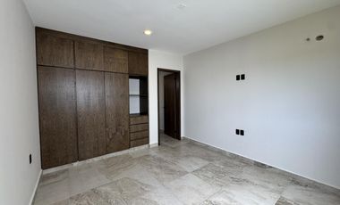 CASA CON ROOF TOP EN VENTA EN LOMAS DE LA RIOJA