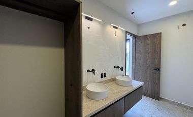 CASA CON ROOF TOP EN VENTA EN LOMAS DE LA RIOJA