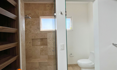 Casa en venta Lomas de juriquilla 4 recámaras + cuarto de servicio