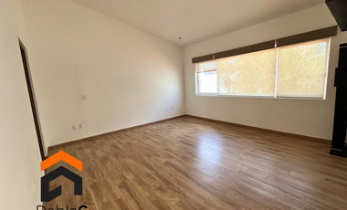 Casa en venta Lomas de juriquilla 4 recámaras + cuarto de servicio