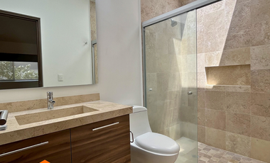 Casa en venta Lomas de juriquilla 4 recámaras + cuarto de servicio