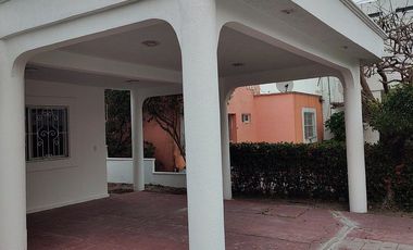 CASA EN VENTA EN RESIDENCIAL DEL LAGO, CIUDAD DEL CARMEN, CAMPECHE