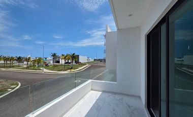 Casa en VENTA Lomas de la Rioja Con Gran Jardín