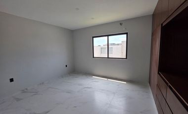 Casa en VENTA Lomas de la Rioja Con Gran Jardín