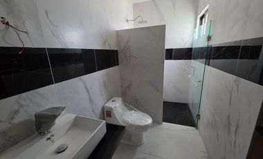 Casa en VENTA Lomas de la Rioja Con Gran Jardín