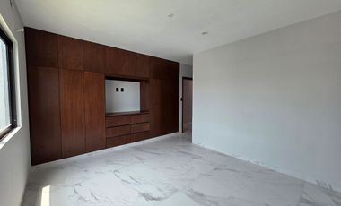 Casa en VENTA Lomas de la Rioja Con Gran Jardín