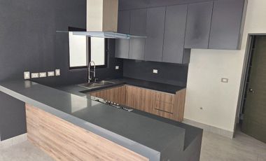 Casa en Renta en El Faisán, a la altura de Misiones, Santiago NL