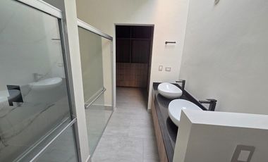 Casa en Renta en El Faisán, a la altura de Misiones, Santiago NL