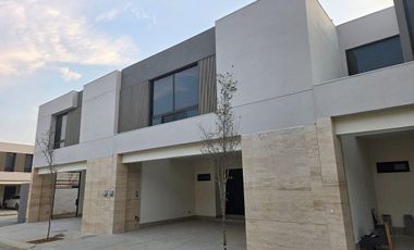 Casa en Renta en El Faisán, a la altura de Misiones, Santiago NL