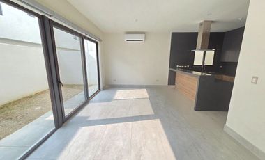 Casa en Renta en El Faisán, a la altura de Misiones, Santiago NL
