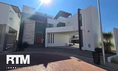 SE RENTA CASA EN CLUB DE GOLF, LA LOMA