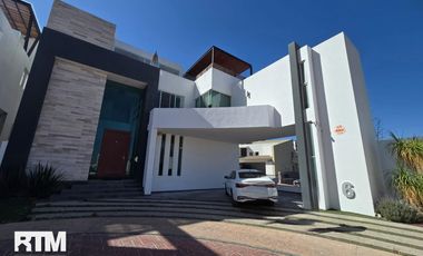 SE RENTA CASA EN CLUB DE GOLF, LA LOMA