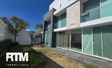 SE RENTA CASA EN CLUB DE GOLF, LA LOMA