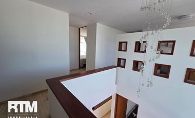 SE RENTA CASA EN CLUB DE GOLF, LA LOMA