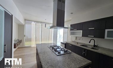 SE RENTA CASA EN CLUB DE GOLF, LA LOMA