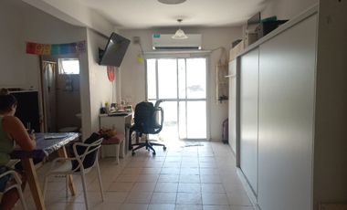 ALQUILER MONOAMBIENTE CIUDADELA  P. 3 DE FEBRERO