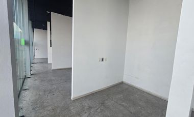 Local Comercial 70m² en Av. Juan Pablo II | Gran Flujo Vehicular y Visibilidad