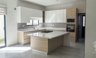 Casa en Renta en Privanzas del Campestre con Rec Planta Baja