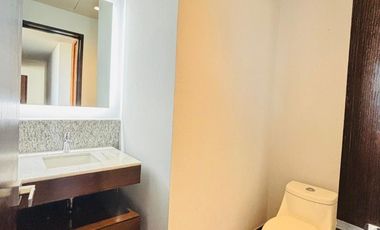 Departamento en RENTA Torre Nebra | 240 m² | Zona Dorada León | 3 Recámaras | Terraza I 3 ESTAC.