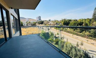 Departamento en RENTA Torre Nebra | 240 m² | Zona Dorada León | 3 Recámaras | Terraza I 3 ESTAC.