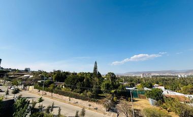 Departamento en RENTA Torre Nebra | 240 m² | Zona Dorada León | 3 Recámaras | Terraza I 3 ESTAC.