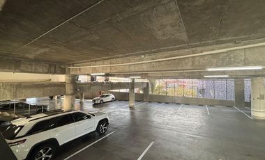 Departamento en RENTA Torre Nebra | 240 m² | Zona Dorada León | 3 Recámaras | Terraza I 3 ESTAC.