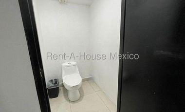Edificio Comercial en renta en Ciudad Satélite, Naucalpan de Juárez 26-2425 JAS