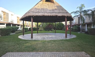 CASA EN RENTA EN EQUIPADA Y AMUEBLADA EN PLAYA DEL CARMEN