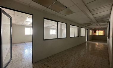 Edificio en renta en  esquina cerca de la Macro Plaza todo o en partes