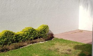 RENTA CASA CLAUSTROS DEL RIO-PRECIO ES MAS MANTENIMIENTO