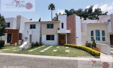 RENTA CASA CLAUSTROS DEL RIO-PRECIO ES MAS MANTENIMIENTO