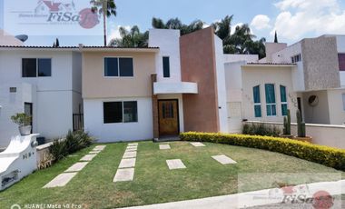 RENTA CASA CLAUSTROS DEL RIO-PRECIO ES MAS MANTENIMIENTO