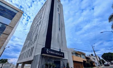 CONSULTORIO MEDICO EN RENTA EQUIPADO BASICO, TORRE 4 FIFTY DOCTORS