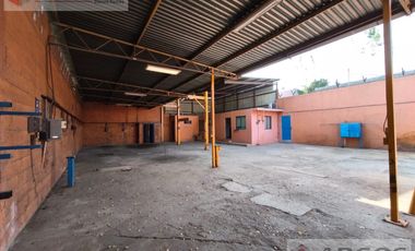 TERRENO BARDEADO CON TECHUMBRE