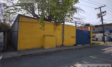 TERRENO BARDEADO CON TECHUMBRE