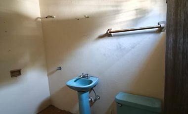 TERRENO BARDEADO CON TECHUMBRE