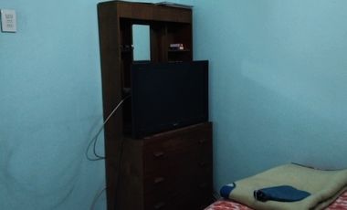 CASA EN AVENIDA BARRIO CONSOLIDADO  EXCELENTE CONECTIVIDAD