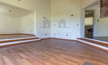 ARRIENDO CASA REQUINOA 4 DORMITORIOS 3 BAÑOS