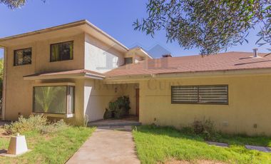 ARRIENDO CASA REQUINOA 4 DORMITORIOS 3 BAÑOS