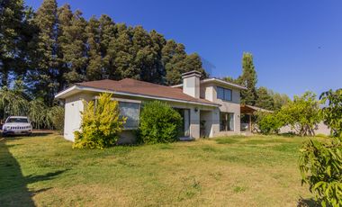 ARRIENDO CASA REQUINOA 4 DORMITORIOS 3 BAÑOS