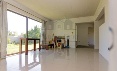 ARRIENDO CASA REQUINOA 4 DORMITORIOS 3 BAÑOS